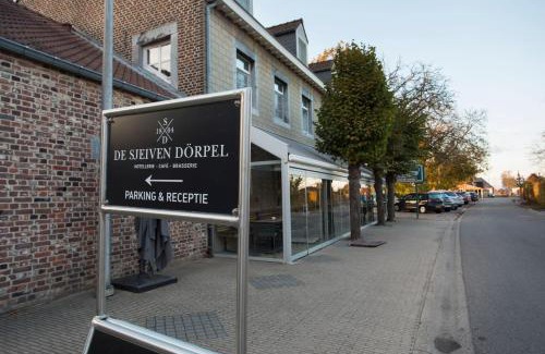 Maaseik Hotel | De Sjeiven Dorpel