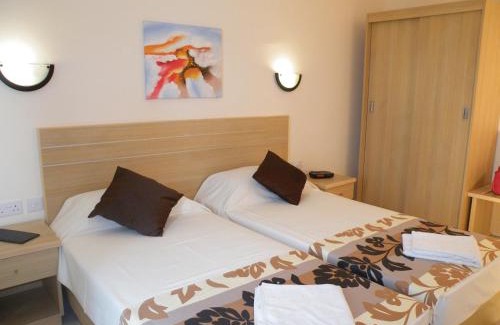 Paceville Hotel | Dean Hamlet Hotel