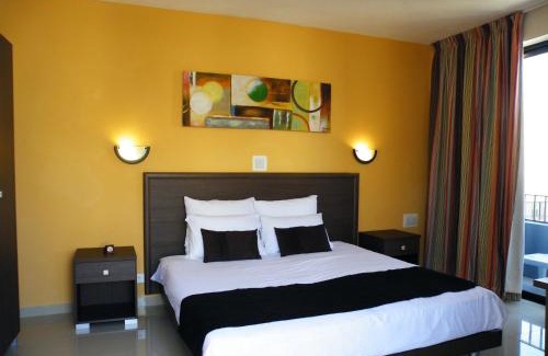 Paceville Hotel | Dean Hamlet Hotel