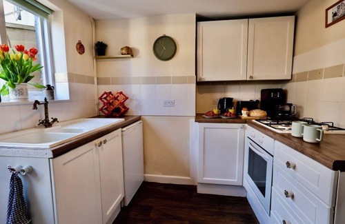 Martlesham Heath Cottage | Deben Cottage – Dog-Friendly Stay in the Heart of Woodbridge