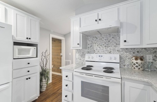 Flat Rock Cottage | DEC-FEB MONTHLY 50% OFF The Funky Fuji @Backyard 🍎 Cottages