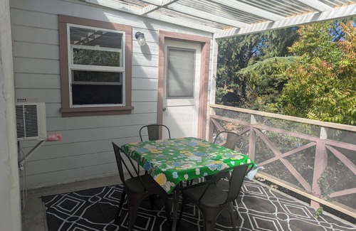 Sebastopol House | *DECEMBER SPECIAL*! Unique and spacious in-town 2-bedroom retreat