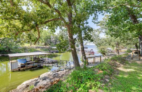 Grove House | Deck and Dock Access Lakefront Grove Cabin!