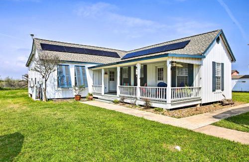 Surfside Beach House | Deck and Grill Pet-Friendly Home in Surfside Beach!