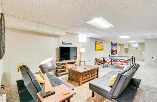 Eagle Rock House | Deck and Lake Views Modern Eagle Rock Gem