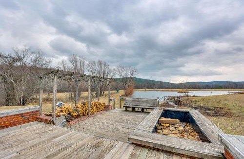Hodgen House | Deck and Views Spacious Lake House Escape