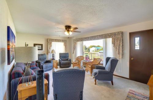 McClusky House | Deck and Yard Pet-Friendly McClusky Home!