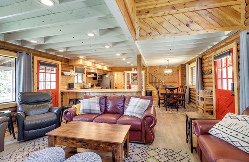 Clay Springs Cabin | Deck + Grill: Quiet Cabin Getaway in Pinedale