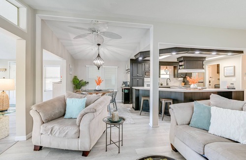 Garden City House | Deck & Pool Access: Myrtle Beach Getaway