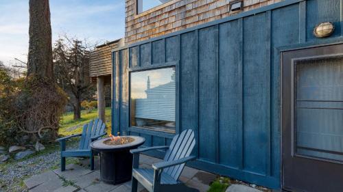 Coupeville House | Deck Views Fire Pit Pool 3 Mins to Beach Madrona Tree Retreat by AvantStay