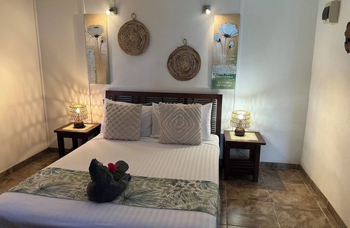 Luganville Resort | Deco Stop Lodge