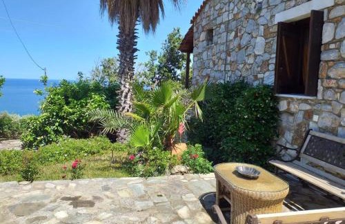Kato Vrontou Villa | Deep Blue Villa at potistika