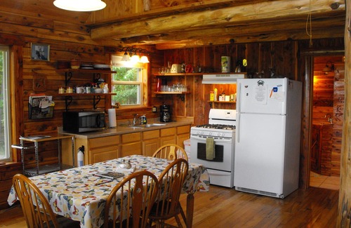Jasper Cabin | Deer Cabin Of Deer Lodge Cabin Rentals is a Secluded Ozark Cedar Log Cabin