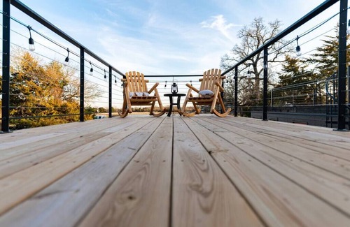 Waco House | Deer Creek Tiny Container Home-12 Min to Magnolia