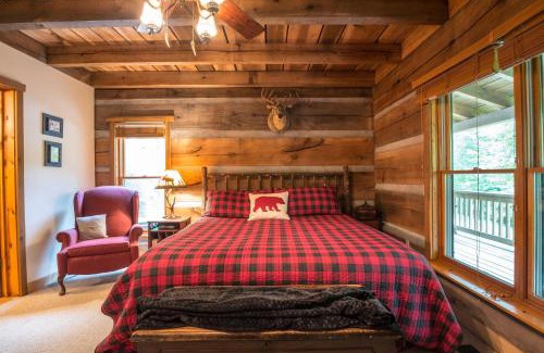 Helmsburg House | Deer Dance Log Cabin