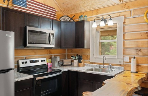 Birdseye Cabin | Deer Ridge @ Patoka Lake w/pass