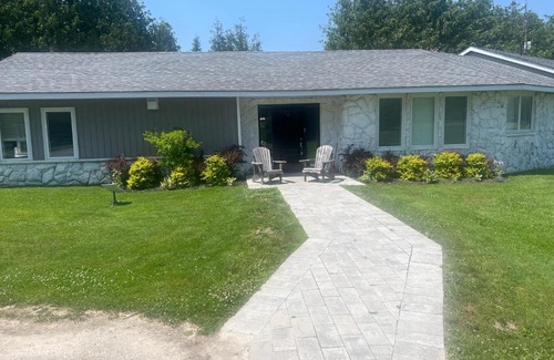 Lindsay Villa | Deer Run Cottage Kawartha