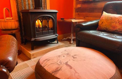 Mappleton House | Deer View Cabin - Woodland, beaches and Hot tub