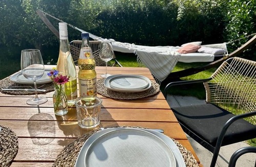 Toenning Apartment | Deichkoje12 direkt am Eiderdeich, nur 7 km bis zur Nordsee und 20 Min. bis Sankt Peter Ording