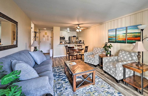 Townsite Condo | 'Deja Blue' Oceanside Condo on Beach w/Pools!