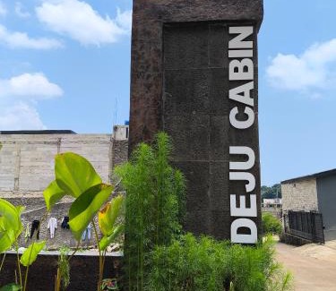 Megamendung Villa | Deju Cabin with Private Pool & Mountain View