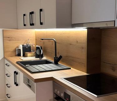 Novo Sarajevo Apartment | Dele Apartment Free Parking