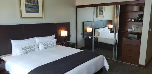 Sector 1 Hotel | Delfines Hotel & Convention Center