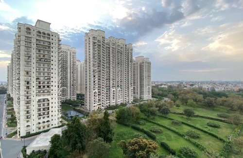 New Delhi Apartment | Delhi's Hemisphere View Condo