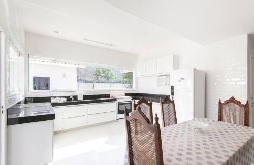 Buzios House | Deliciosa casa em Geribá com hidromassagem e área gourmet