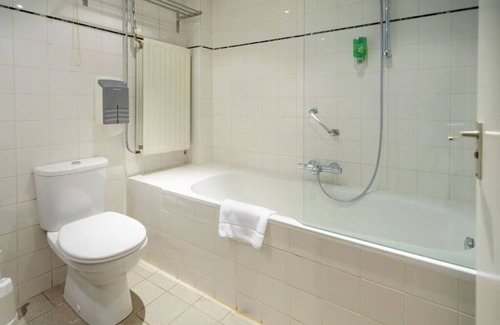 Beekbergen-Zuid Hotel | Delight in a Relaxing Retreat in a Comfortable Room Close to Paleis Het Loo