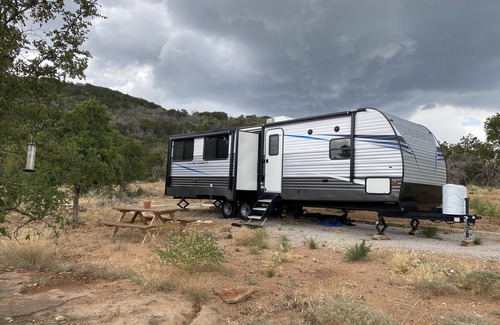 Burnet House | Delightful 1 Bedroom RV on Spider Mountain