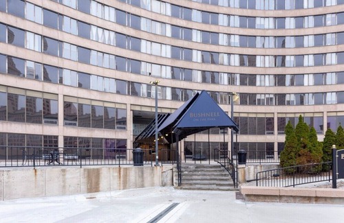 Downtown Hartford Apartment | Delightful 1BR Condo| Bushnell Park |XL Center