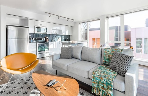Wilburton Apartment | Delightful 2BR in Bellevue, Gym + Pet-Friendly