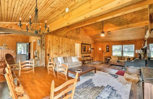 Windham Ski Chalet | Delightful 3-bedroom chalet with WiFi in Windham