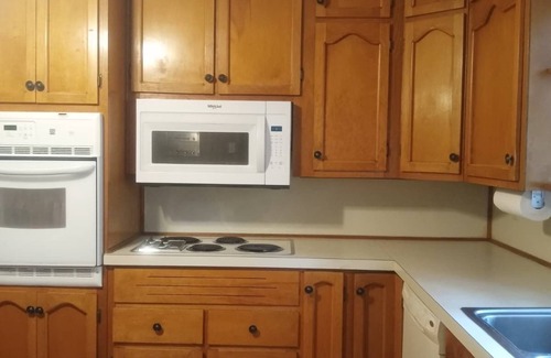 New Castle House | Delightful 3-bedroom house with AC in Birmingham