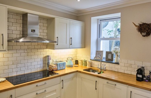 Porlock House | Delightful 4 bedroom detached cottage in the centre of Porlock Village