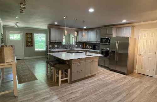 Cape Royale Villa | delightful 4-bedroom house in Coldspring Texas