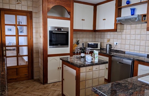 Guime Villa | Delightful child friendly 3 bed villa with fabulous sea views ,hot tub & air con