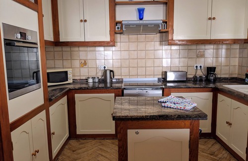 Guime Villa | Delightful child friendly 3 bed villa with fabulous sea views ,hot tub & air con