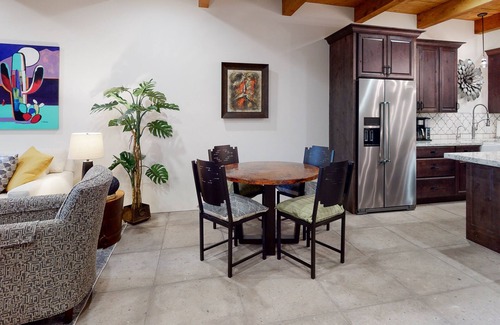 Menlo Park House | Delightful Desert Gem W/High-Speed WiFi, Modern Art, & Balcony - Dogs Welcome