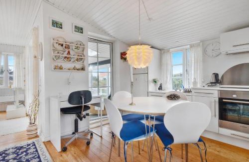 Lokken House | Delightful Drosselvej By Furreby Creek