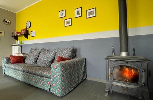 Castana Apartment | Delightful Home-Lovely Hill View