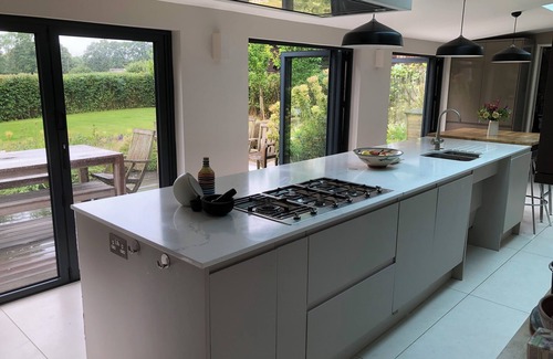 Edenbridge House | Delightful modern 4-bedroom zinc clad house with WiFi in Four Elms, Kent.