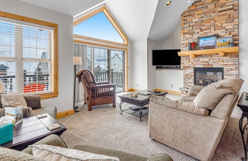 Pole Creek House | Delightful mountain-view duplex with fireplace, deck, grill, & wonderful views