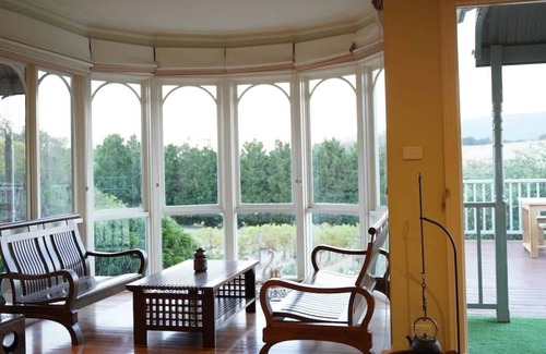 Lysterfield Other | Delightful stays in hobby farm with mountain view