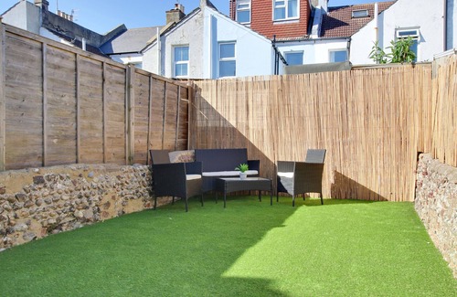 Worthing Cottage | Delightful two bedroom cottage near town centre