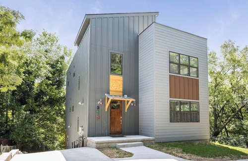 North Chattanooga House | Delmont Amazing Rooftop Deck Walking distance to Northshore and Downtown