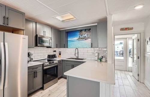 Holmes Beach Villa | Delphina: 2 Bed 2 Bath Water Front Villa Anna Maria Sleeps 6