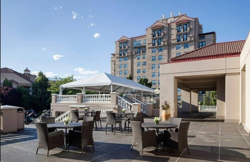 Kelowna Central Business District Resort | Delta Grand in Kelowna downtown waterfront. Sleeps 6.