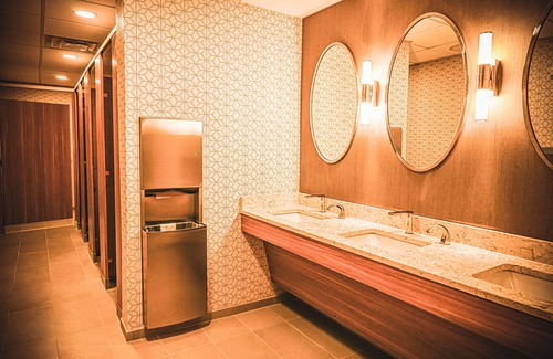 Sharonville Hotel | Delta Hotels by Marriott Cincinnati Sharonville